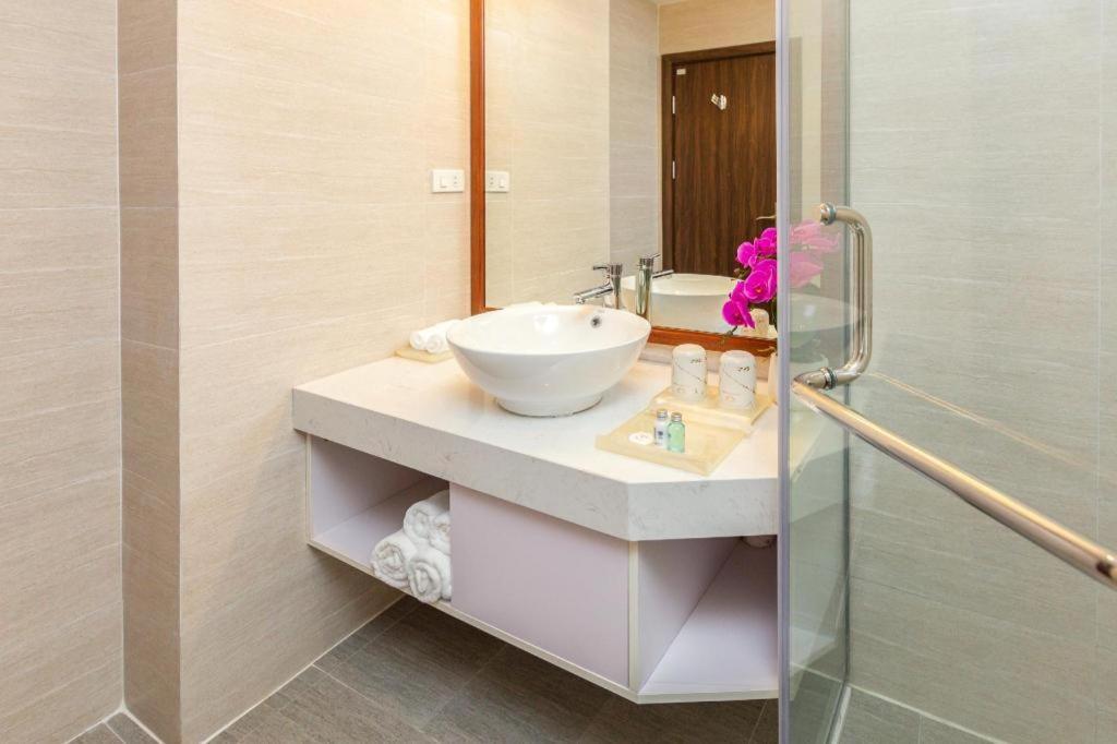 Khách sạn Sen Hidden Charm Hà Nội